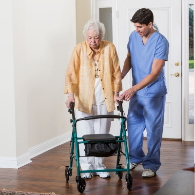 Cuidador de Idoso com Acompanhamento Médico